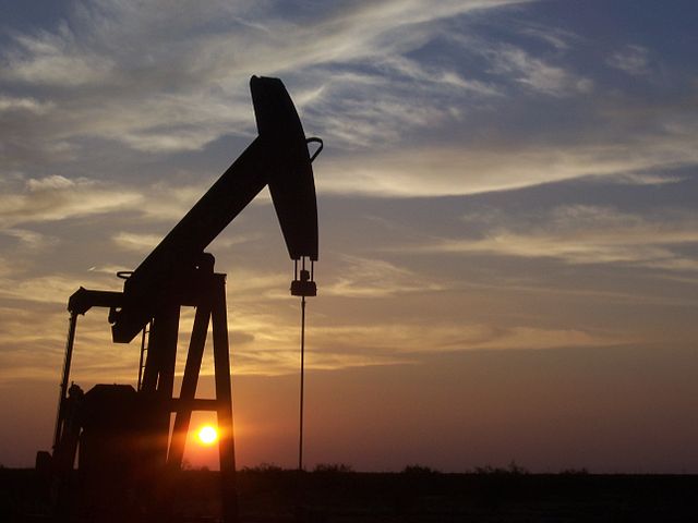 Oil extraction - Author Eric Kounce TexasRaiser