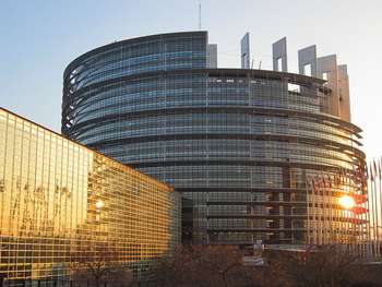Parlamento europeo - Image by stcrolard from Pixabay