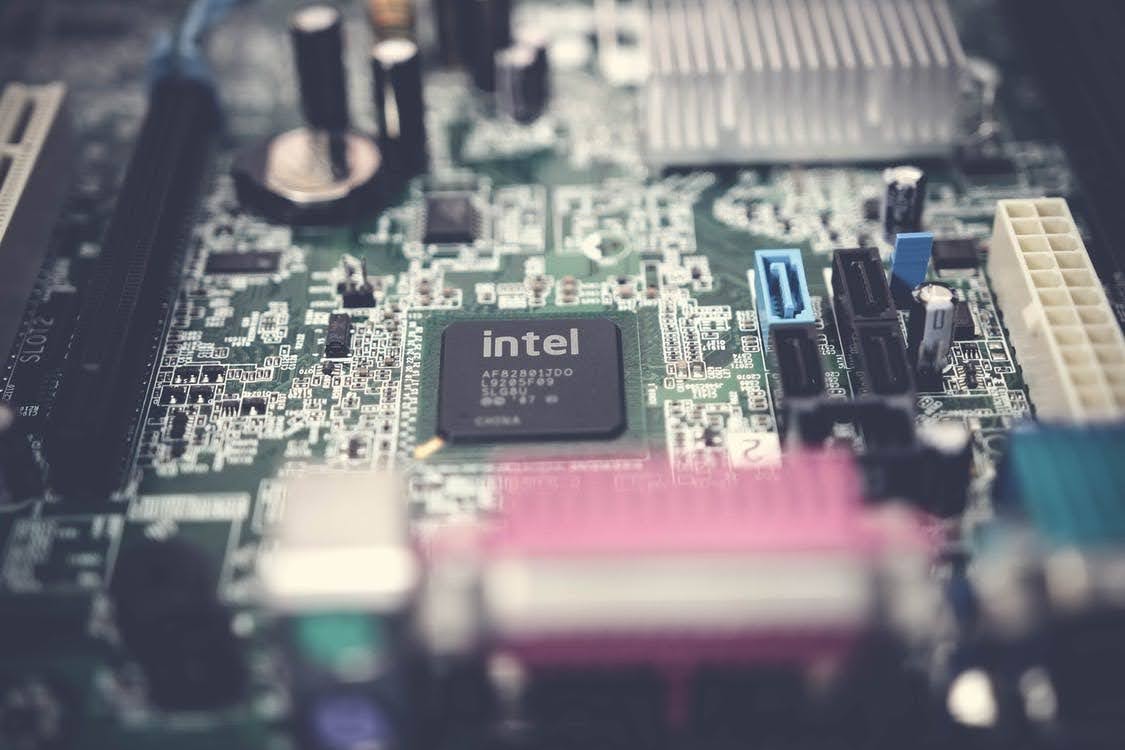 Intel chip semiconduttori
