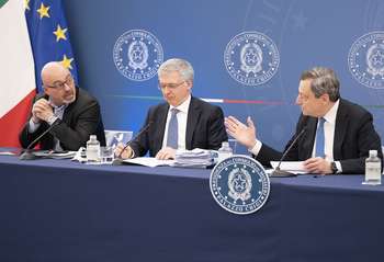 Cingolani, Franco e Draghi in conferenza stampa - Photo credit: Palazzo Chigi