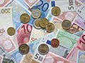 Euro banknotes - foto di Acdx